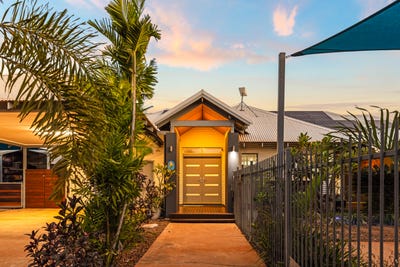 /international/au/4-frangipani-drive-cable-beach-wa-152475188/