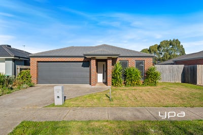 /international/au/13-murphy-street-romsey-vic-151626096/