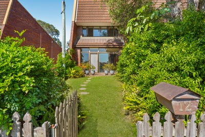 /international/au/12-76-84-holland-crescent-capalaba-qld-151018964/