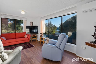 /international/au/1-620-sandy-bay-road-sandy-bay-tas-151630596/