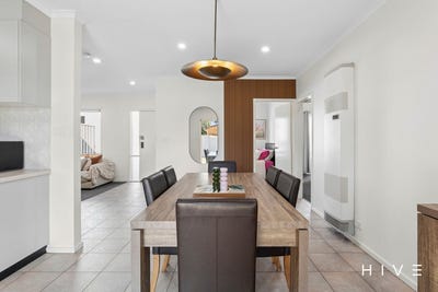 /international/au/6-24-beazley-crescent-calwell-act-152011492/