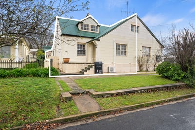 /international/au/23-warne-street-crookwell-nsw-151494080/