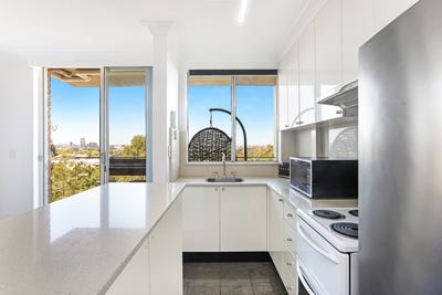 /international/au/49-19-25-queen-street-newtown-nsw-151179640/