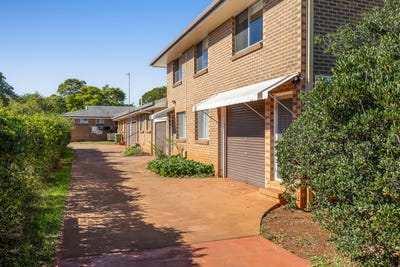 /international/au/3-22-kirklees-street-newtown-qld-151381216/