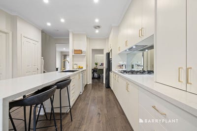 /international/au/10-hester-walk-macleod-vic-151185048/