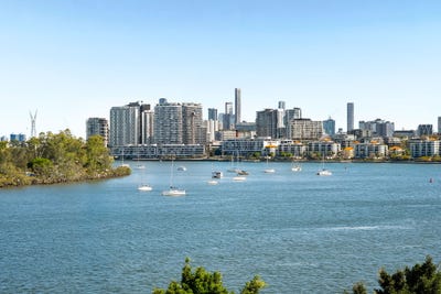 /international/au/4-61-hillside-crescent-hamilton-qld-152293448/
