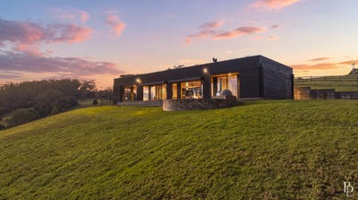 /international/au/205-tourist-road-beaumont-nsw-151995272/