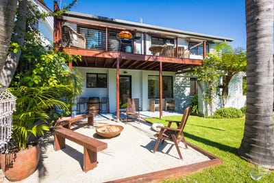 /international/au/7-lakeside-drive-kianga-nsw-150771332/