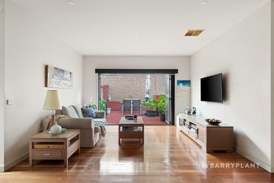 /international/au/16-143-saint-helena-road-greensborough-vic-151348324/