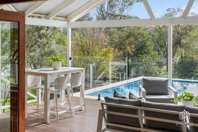 /international/au/18-oakleigh-road-darlington-wa-148592636/