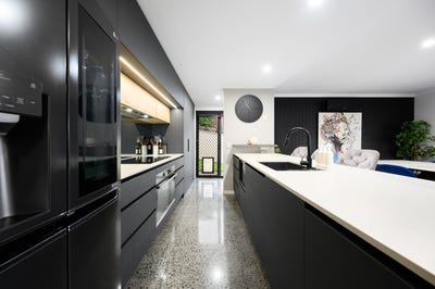 /international/au/13-tiger-drive-arundel-qld-151383232/