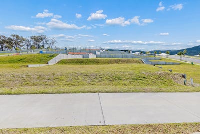 /international/au/14-mayfield-drive-stream-hill-nsw-204665752/