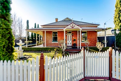 /international/au/112-barkly-street-sale-vic-148596776/