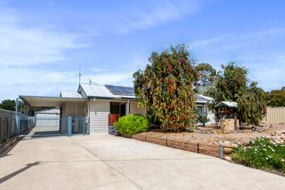 /international/au/8-hindmarsh-street-clayton-bay-sa-152642888/
