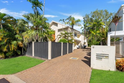 /international/au/3-15-amphora-street-palm-cove-qld-151009468/