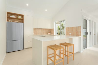 /international/au/2-15-janal-place-currumbin-waters-qld-152496580/