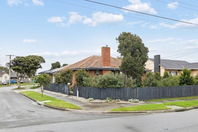 /international/au/9-pine-street-frankston-north-vic-152042896/