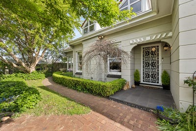/international/au/1-winston-terrace-mount-gambier-sa-152688184/