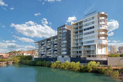 /international/au/33-8-32-stanley-street-townsville-city-qld-151561264/
