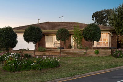 /international/au/1-abercrombie-court-hillbank-sa-152327724/