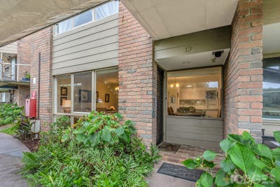 /international/au/19-128-130-beach-road-parkdale-vic-150709428/