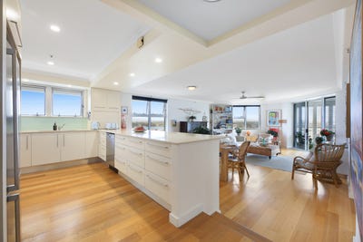 /international/au/68-12-commodore-dr-paradise-waters-qld-152461132/