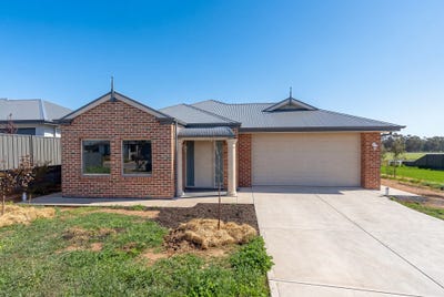 /international/au/11-newbridge-parade-murray-bridge-sa-151152444/