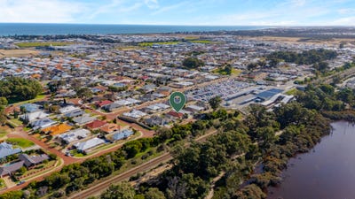 /international/au/35-arramall-trail-lakelands-wa-148541944/