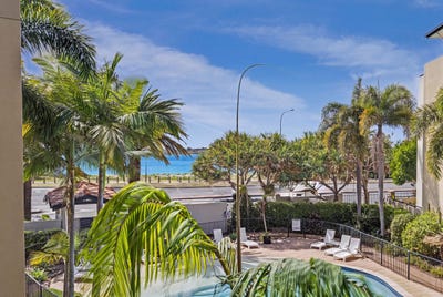 /international/au/209-392-marine-parade-labrador-qld-152501304/