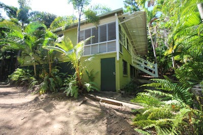 /international/au/12-olympus-crescent-arcadia-qld-148341516/