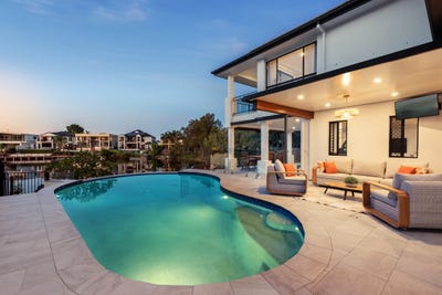 /international/au/32-clear-water-bay-avenue-clear-island-waters-qld-151178948/