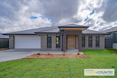 /international/au/7-pasture-street-armidale-nsw-151409516/