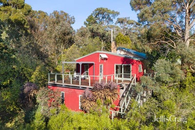 /international/au/7-main-road-hepburn-springs-vic-151296116/