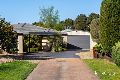 /international/au/14-moonrise-place-mornington-vic-152459172/