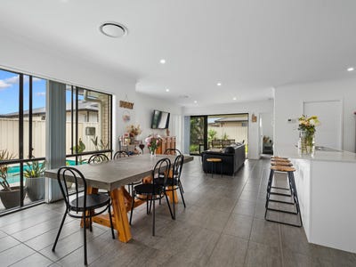 /international/au/8-mariner-avenue-old-bar-nsw-152541360/