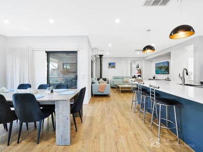 /international/au/4-bendigo-drive-eynesbury-vic-148297396/