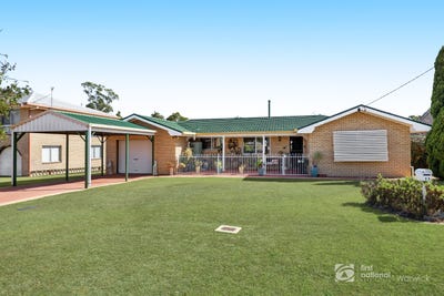 /international/au/11-shilliday-street-warwick-qld-151198472/
