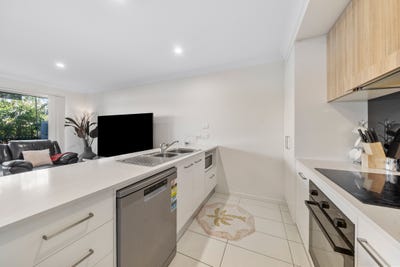/international/au/146-18-bronzewing-street-redbank-plains-qld-151433568/