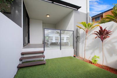 /international/au/1-23-potts-street-east-brisbane-qld-151700164/