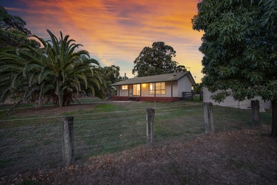 /international/au/107-bergs-lane-mount-helen-vic-150782304/