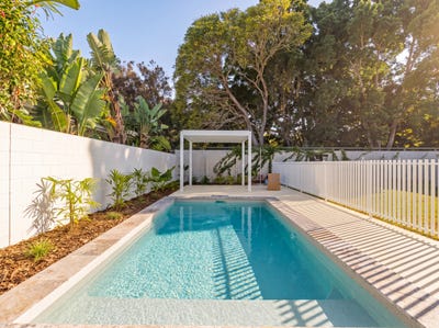 /international/au/17-oriana-drive-mermaid-waters-qld-152507224/