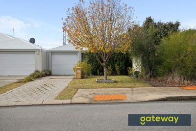 /international/au/29a-barfield-road-hammond-park-wa-151376696/
