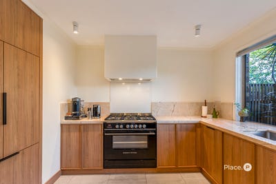/international/au/2-15-kaloma-road-the-gap-qld-148653360/
