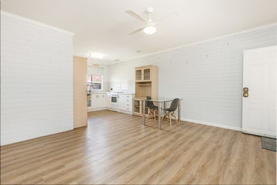 /international/au/3-248-tenth-street-mildura-vic-152711392/