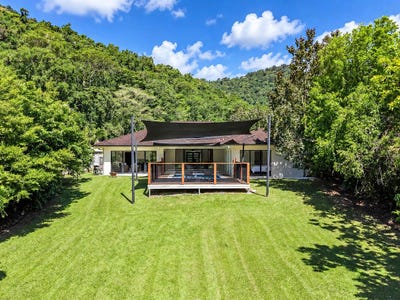 /international/au/13-sascha-close-redlynch-qld-152583356/