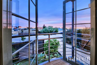 /international/au/21a-moorland-street-scarborough-wa-151174620/