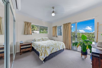 /international/au/32-3-deloraine-close-cannonvale-qld-151574404/