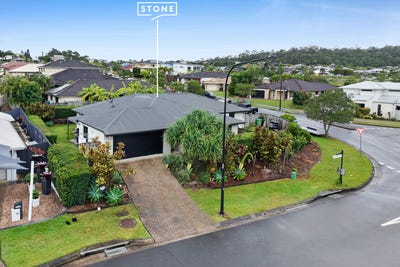 /international/au/8-barradeen-circuit-pacific-pines-qld-151465980/