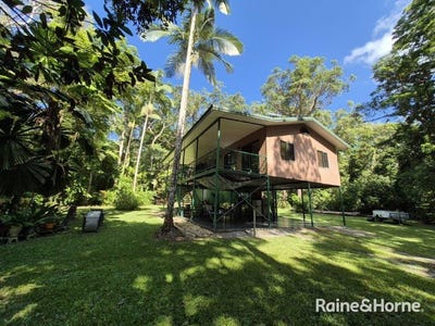 /international/au/15-silky-oak-road-cow-bay-daintree-qld-151488196/