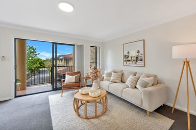 /international/au/13-29-central-coast-highway-west-gosford-nsw-152654980/